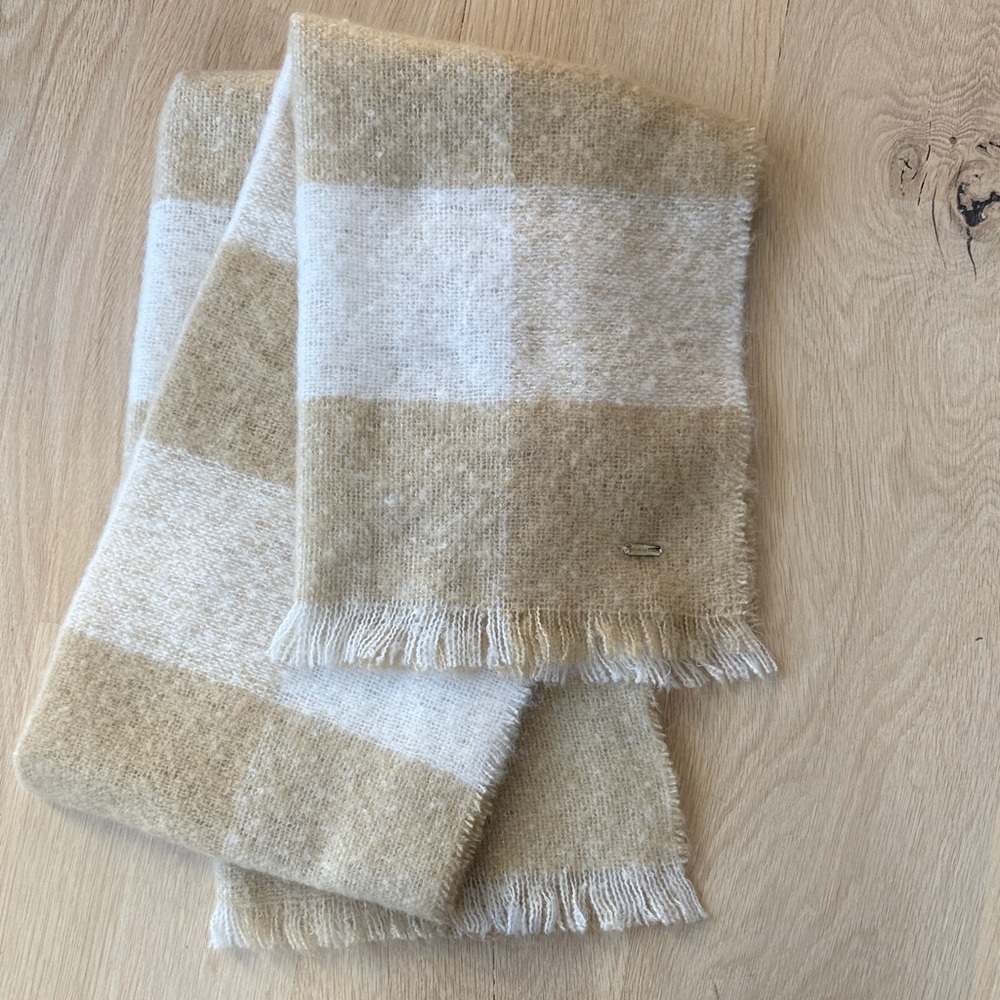 Steve Madden Cozy Beige Blanket Scarf